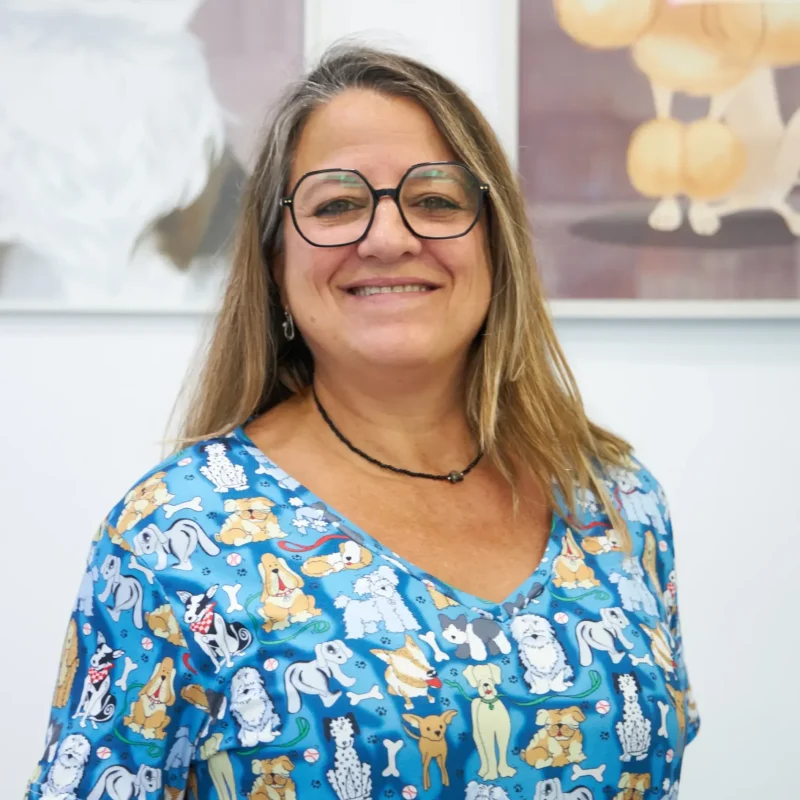 Elisabeth Fernández Eli, administrativa de Europa Centro Veterinario de Badalona